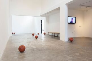 ANTES QUE TODO DESAPAREZCA ( Before everything disappear), installation view