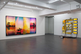 Contemporary Show Off, installation view