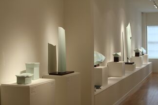 Fukami Sueharu: Porcelain Sculptures, installation view