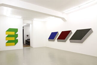 Shaped Canvases 1967/68, installation view