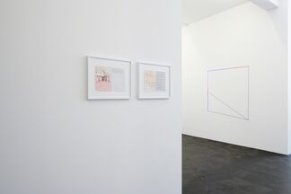 «Negotiating Geometry» | Reto Boller, Mary Heilmann, Cindy Hinant, Haroon Mirza, Keith Sonnier, installation view