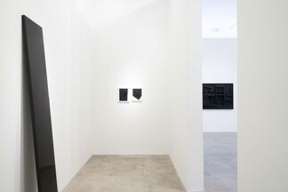 The Black Mirror (curated by Diane Rosenstein and James Welling), installation view