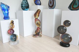 Capturing the Moment - Calcedonia in Modern Art Glass Sculpture, installation view