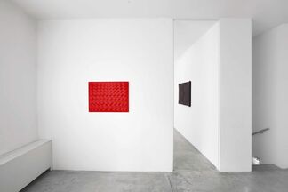 Enrico Castellani - Alla radice del non illusorio, installation view