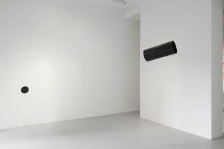 Maurizio Mochetti, installation view