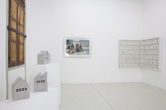 LA MISMA 2005-2015, installation view