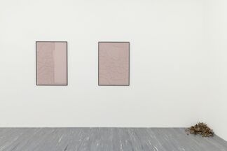 Anne Schneider ­­– Ableger / Lessening Fold, installation view