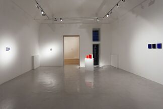 Stuart Arends and Alfonso Fratteggiani Bianchi "Lost in Color", installation view