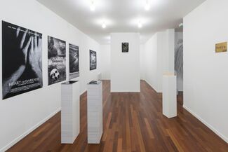 Fiona Banner - Au Cœur des Ténèbres, installation view