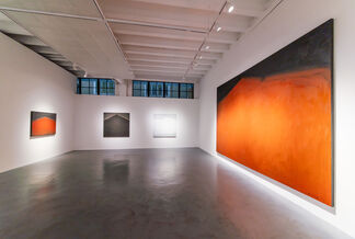 Behold the Mountain 见山, installation view