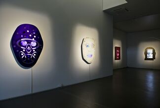 TONY OURSLER »𝗉𝖴#\*𝖼«, installation view
