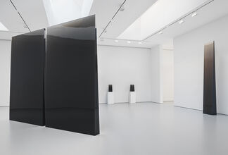 De Wain Valentine: Works from the 1960s and 1970s, installation view