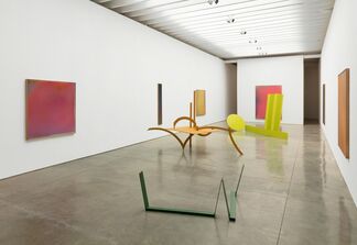 Caro & Olitski: 1965 - 1968, Painted Sculptures and the Bennington Sprays, installation view