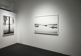 Arno Rafael Minkkinen - Floating in the Air, installation view