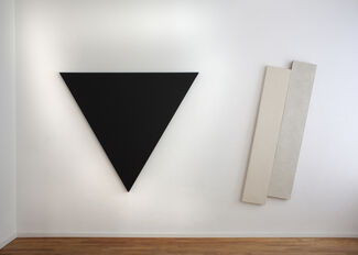 WINFRED GAUL. CROSSING THE CIRCLE, installation view