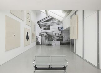Florian Meisenberg: Delays During Transit (Tales of Prematurity), installation view