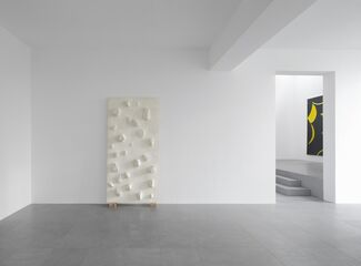 Thomas Houseago — Before the Room, installation view