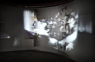 Simon Lee: MOTHER IS PASSING. COME AT ONCE, installation view