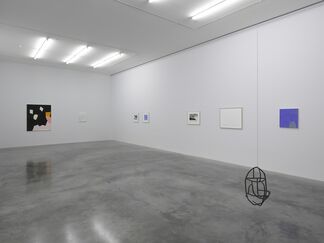 Jürgen Partenheimer: Lichtschwarm, installation view