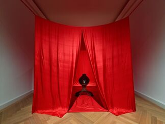 JAMES LEE BYARS. The Palace of Perfect, installation view