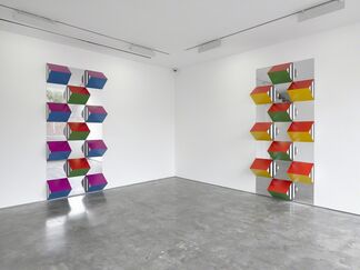 Daniel Buren- PILE UP: High Reliefs. Situated Works, installation view
