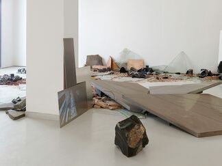 Ruinen der Gegenwart - Contemporary Ruins, installation view
