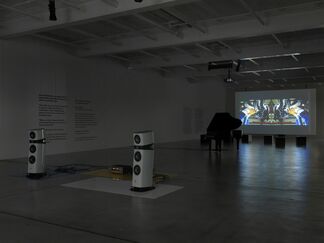 Liam Gillick „Extended Soundtrack For A Lost Production Line: Ton und Film“, installation view