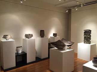 Surface Folds : Yukiya Izumita Clay Wares, installation view