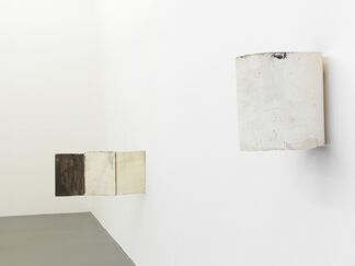 Lawrence Carroll - Back to the Cave, installation view