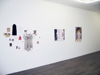Kelsey Henderson - Dull The Will, installation view