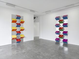 Daniel Buren- PILE UP: High Reliefs. Situated Works, installation view