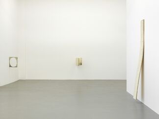 Lawrence Carroll - Back to the Cave, installation view