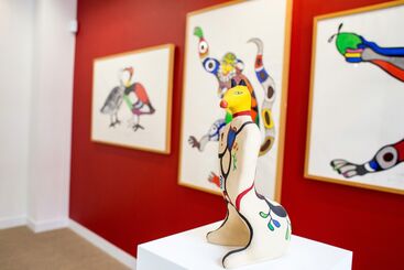 Niki de Saint Phalle: Je Suis une Vache Suisse, installation view