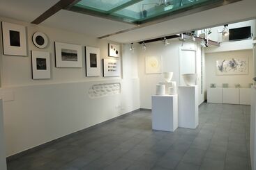JAPAN IN BLACK AND WHITE: Sumi, Lacquer, Jiki, installation view