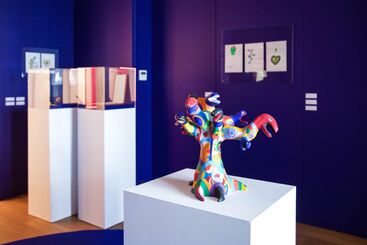 Land of The Free: Rare Jewellery and Related Drawings By Niki De Saint Phalle, installation view