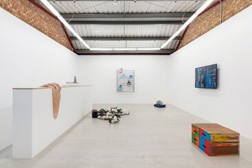 Group Show '] ['(organised with Damian Griffiths), installation view