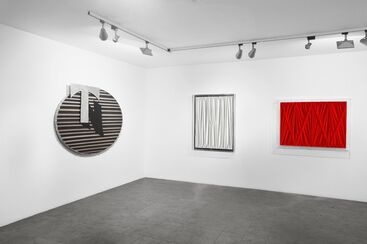 THE SENSUALITY OF THE FOLD. FIFTY YEARS OF UMBERTO MARIANI, installation view