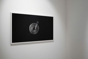 Are my eyes distracting my hearing?, installation view