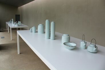 Edmund de Waal: Early work: vessels from the Rosenheimer Collection, installation view