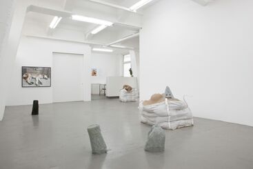 Lena Henke "DIE", installation view