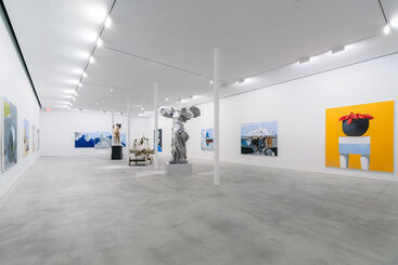 “Julio Larraz. Behind The Curtain of Dreams”., installation view