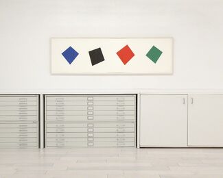 Ellsworth Kelly Prints: Colored Paper Pieces, Lithographs and Screenprints, installation view