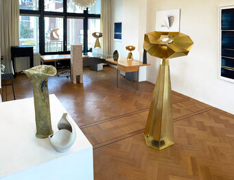 Adoráble Contemporary ART+DESIGN Gallery at Collect 2021, installation view