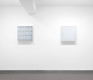 Tara Donovan : Compositions (Cards), installation view