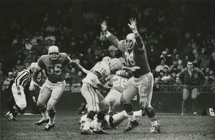 Art Shay, ‘Green Bay Packer Bart Starr vs Detroit Lions Roger Brown, 1962’, 1962