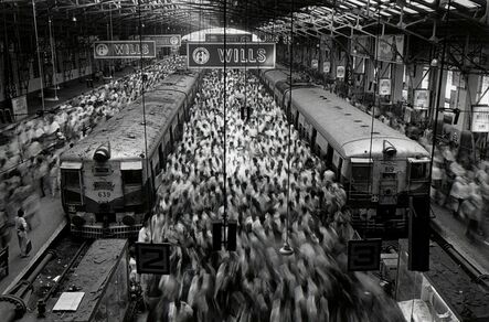 Sebastião Salgado, ‘Churchgate Station, Bombay, from Migrations’, 1995