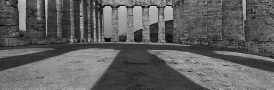 Italy, Segesta (Sicily), Doric temple, interior. Peristyle of 6 x 14 columns (approximately 31 x 56 m). The building was unfinished and hence has no cella or fluting on the columns. Late 5th century BCE. View from west. Photograph: 2006.