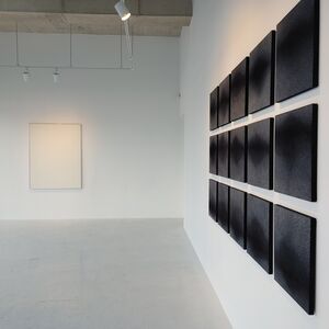 Black, and White : The color of silence, installation view