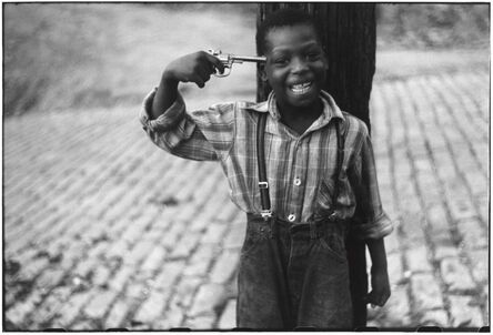 Elliott Erwitt, ‘Boy with pistol, Pittsburgh, Pennsylvania’, 1950