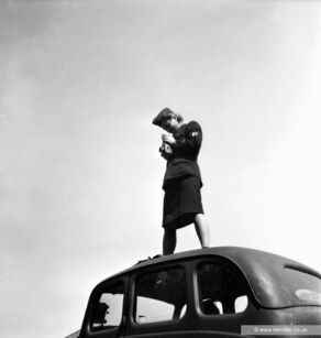 David E. Scherman, ‘Lee Miller 'Salvage', England ’, 1943